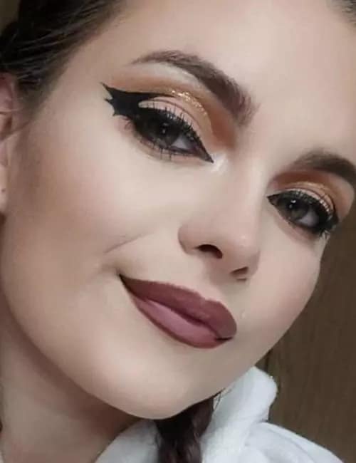Easy StepByStep Tutorial For The Bat Wing Eyeliner Look
